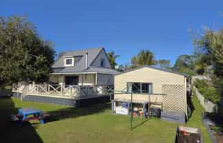 107 Rimu Place, Matarangi