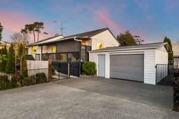 921A Whangaparaoa Road, Manly
