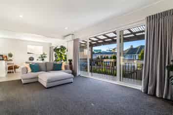 921A Whangaparaoa Road, Manly
