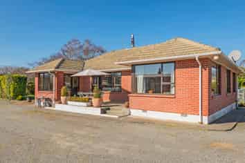 5 McKenzie Avenue, SOUTHBRIDGE