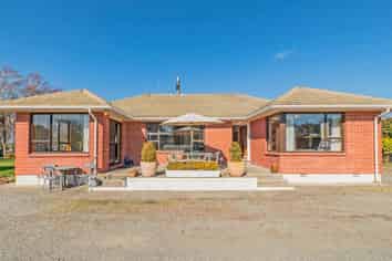 5 McKenzie Avenue, SOUTHBRIDGE