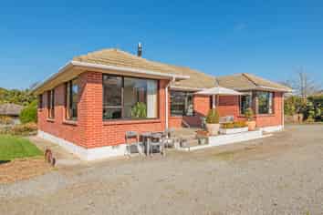 5 McKenzie Avenue, SOUTHBRIDGE