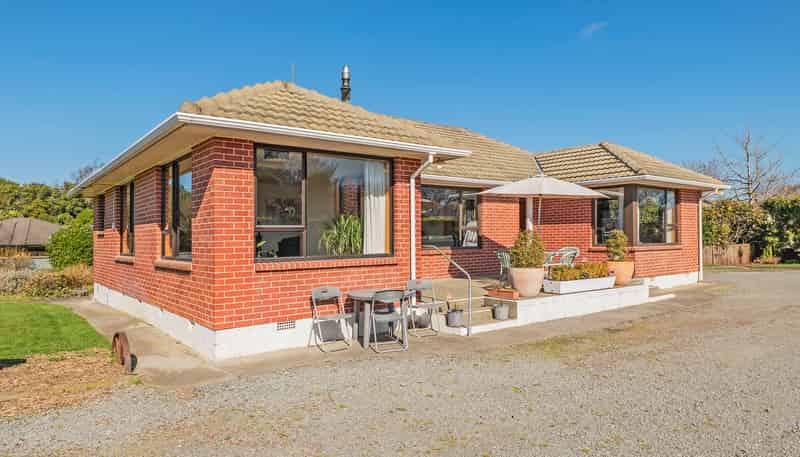 5 McKenzie Avenue, SOUTHBRIDGE