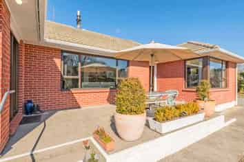 5 McKenzie Avenue, SOUTHBRIDGE