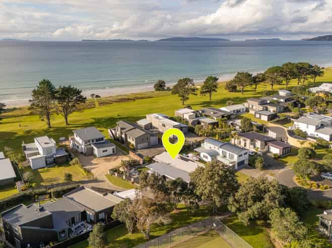 166 Sands Crescent, Matarangi