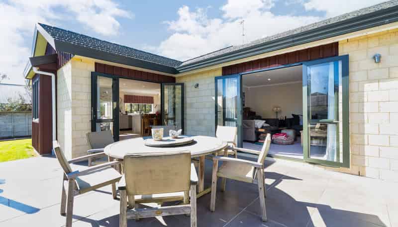6 Burnfield Way, LEVIN