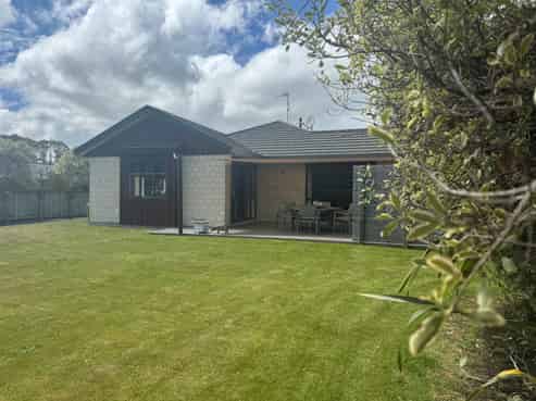 6 Burnfield Way, LEVIN