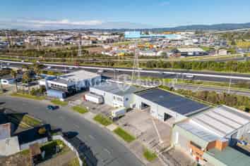 THE CONCOURSE - DUAL ACCESS WAREHOUSE & YARD