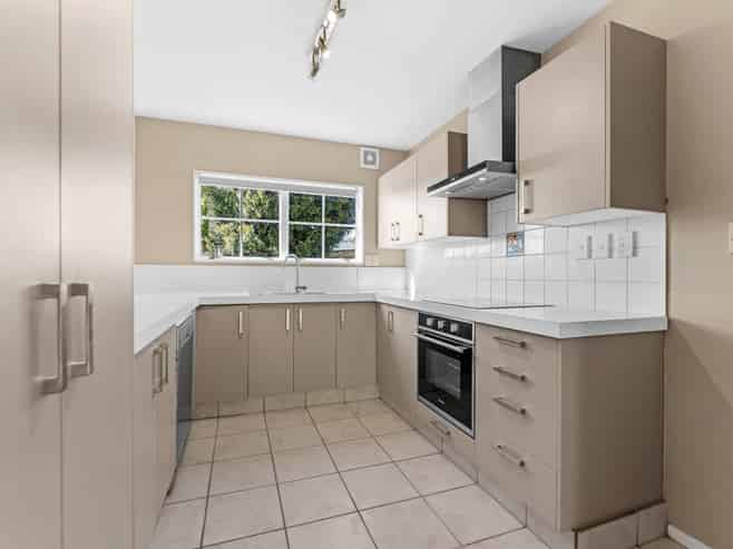 2/163 Whitford Road, Somerville