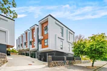 4/36 Seccombes Road, Epsom