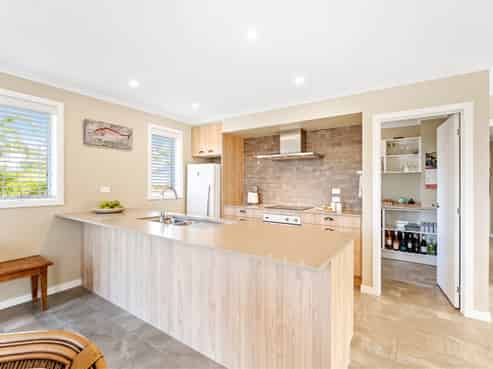 41 Aurora Avenue, Snells Beach