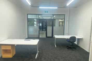 Small Ground Floor Office/Retail in CBD