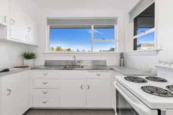 2/13 Avenue Road, West End