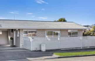 2/13 Avenue Road, West End