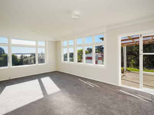 20 and 24 Whalers Crescent, Omaui