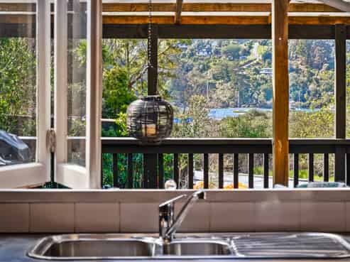 35 Duck Creek Road, Stillwater