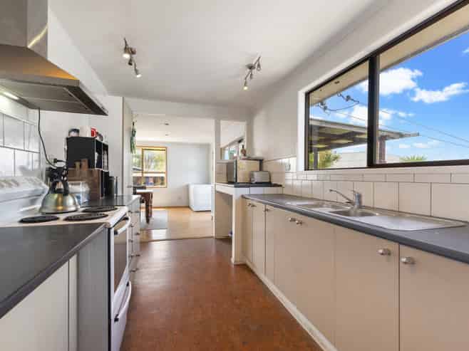7 Civil Place, Otara