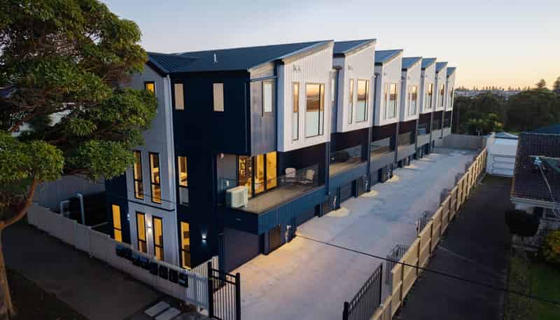 182 Tripoli Road, Point England