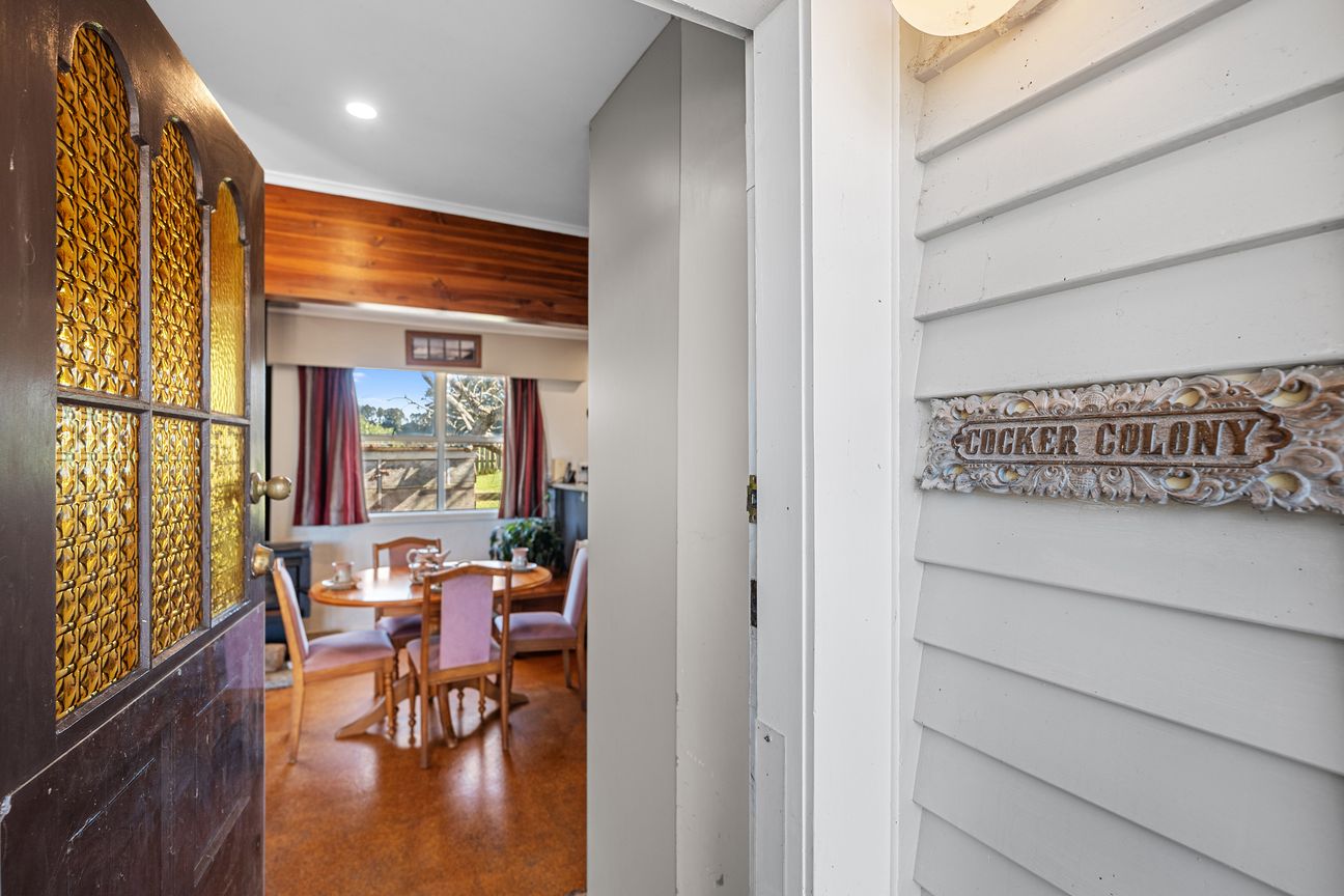 UNDER OFFER! BACK UP WELCOME Home & Income! - Aanzicht 2