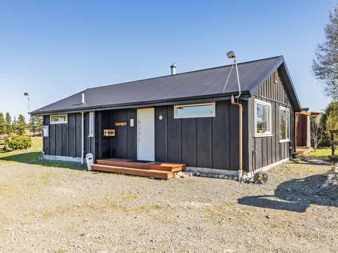 74 Foothills Road, Okuku