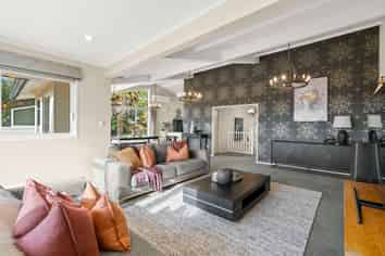 37 Brookfield Terrace, Brookfield