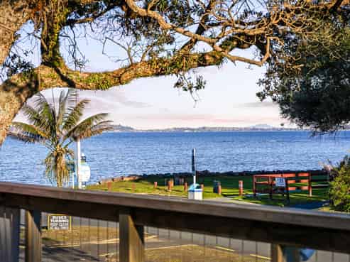 54 Waiwera Road, Waiwera