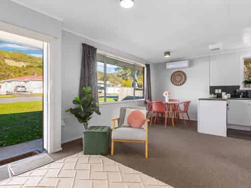 2/46 Wood Street, Wainuiomata