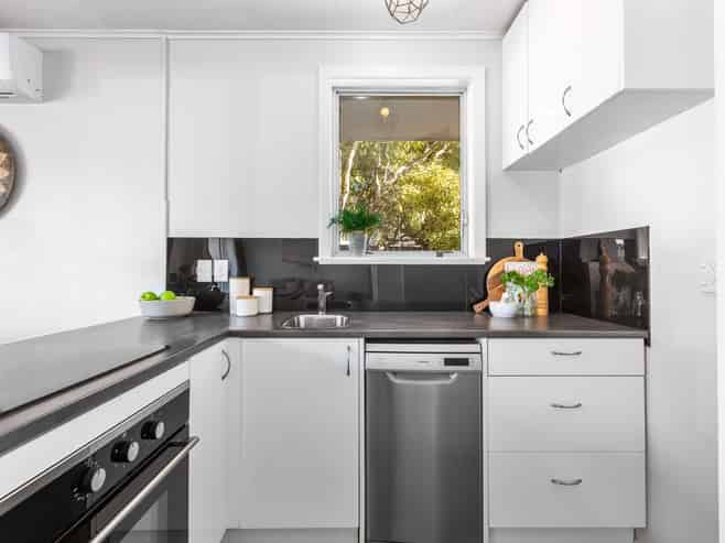 2/46 Wood Street, Wainuiomata