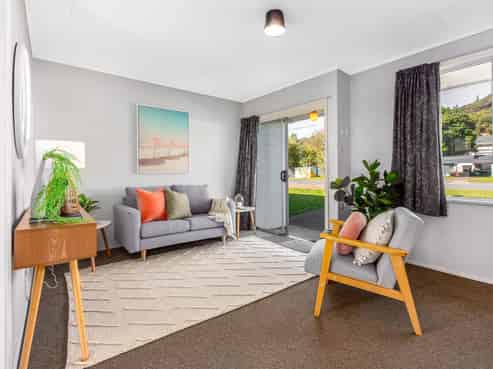 2/46 Wood Street, Wainuiomata