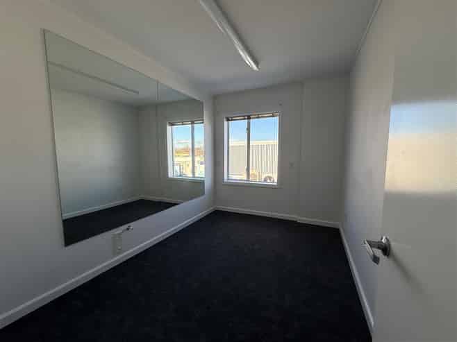 High-Profile First-Floor Tenancy in Strowan