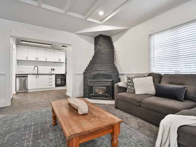709 Queen Street West, Saint Leonards