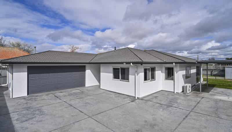 1109A Outram Road, Akina