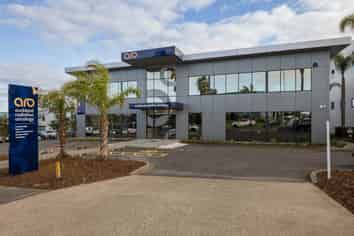 MEDICAL SPECIALISTS AND RELATED OFFICE TENANTS
