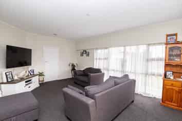 2 McQuarrie Place, Ngatea