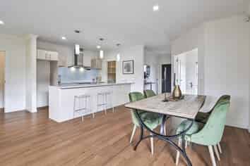 905 Williams Street, Mahora