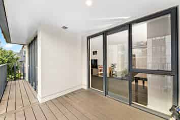 2I/1 Wadier Place, Henderson