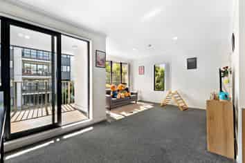 2I/1 Wadier Place, Henderson