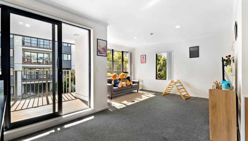 2I/1 Wadier Place, Henderson