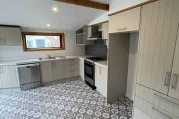 76 North Parade, Richmond