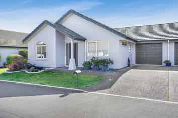 60/16 Rototuna Road, Flagstaff