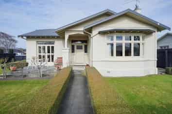 147 Lewis Street, GLADSTONE