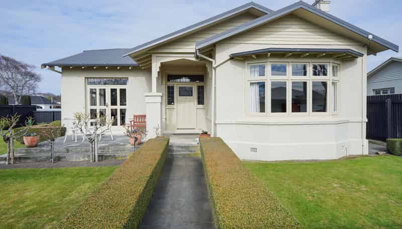 147 Lewis Street, GLADSTONE