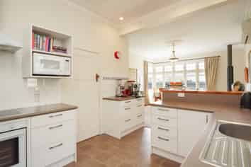 147 Lewis Street, GLADSTONE
