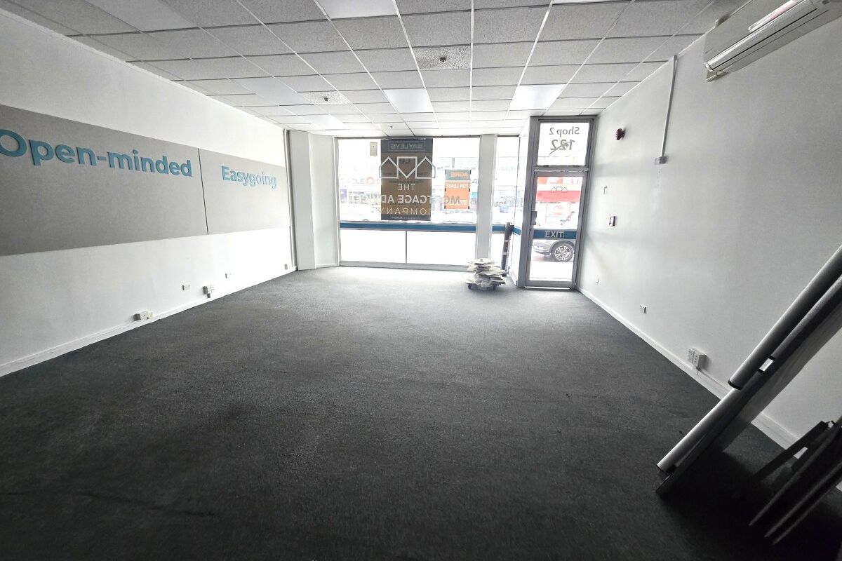 Retail or Office close to Queensgate - Vista 3