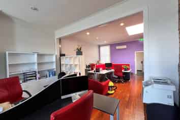 CHARACTER PONSONBY OFFICE
