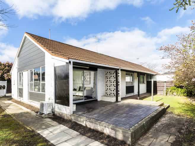 12 Steadman Road, Russley