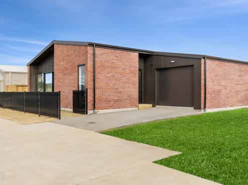 16 One Haruru Street, Cambridge