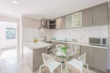 1/1720 Great North Road, Avondale