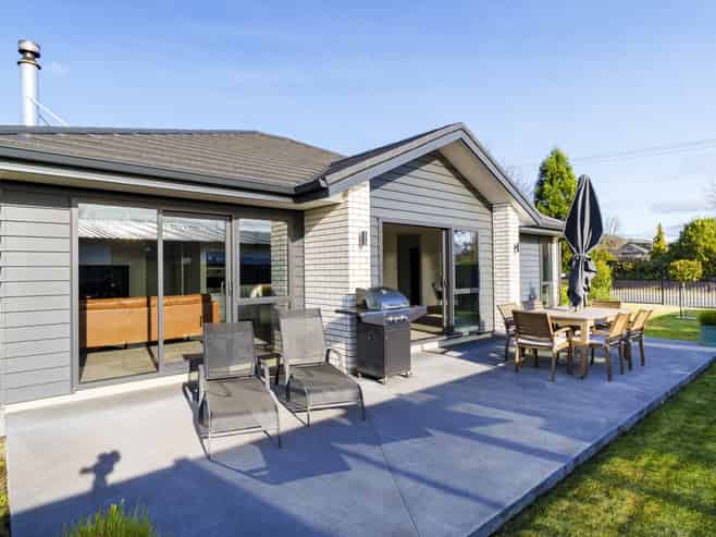 27 Cemetery Road, East Taieri