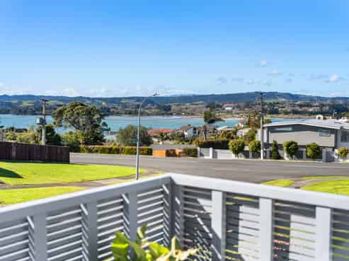 4A Pounamu Place, Shelly Park